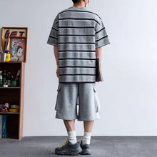 Load image into Gallery viewer, Middle Pleated Multi-pocket Cropped Sweatpants