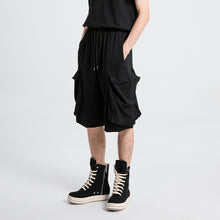 Load image into Gallery viewer, Black Large Pocket Loose Casual Shorts