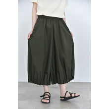 Load image into Gallery viewer, Women's Japanese Lightweight Pleated Hem Cropped Wide-leg Pants
