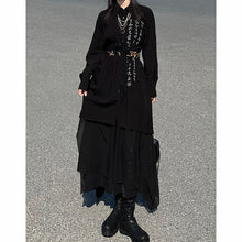 Load image into Gallery viewer, Asymmetric Hem Calligraphy Print Oversized Shirt