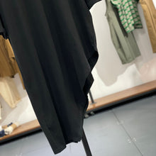 Load image into Gallery viewer, Mid-length Irregular Bevel Hem Cotton T-shirt