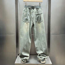 Load image into Gallery viewer, American Vintage Washed Distressed Jeans