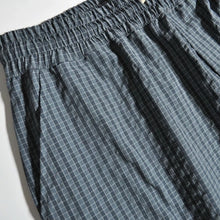 Load image into Gallery viewer, Loose-fit Casual Plaid Shorts