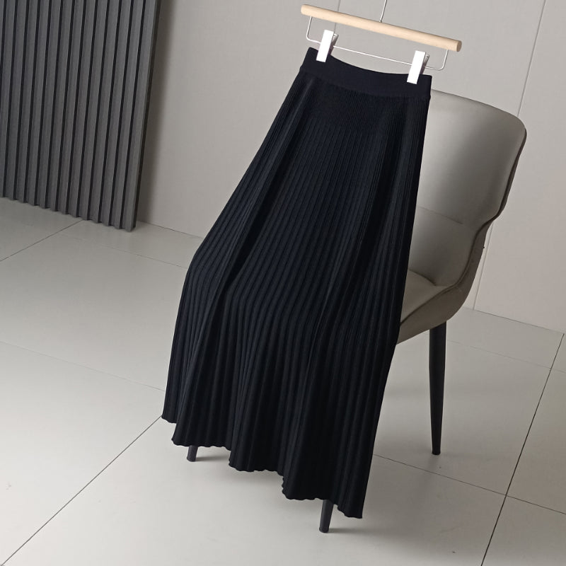 Knitted Mid Length Pleated Skirt