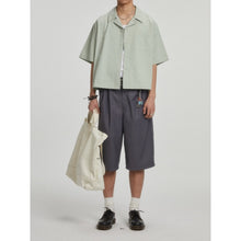 Load image into Gallery viewer, Boxy-fit Cotton Utility Short-sleeve Shirt