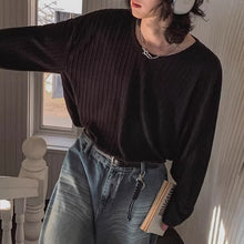 Load image into Gallery viewer, Loose-fitting Crew Neck Base Layer T-shirt