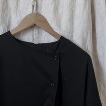 Load image into Gallery viewer, Asymmetric Three Quarter Sleeve Shirt