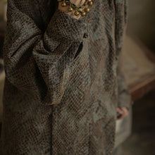 Load image into Gallery viewer, Retro Python Pattern Button-Down Jacquard Zen Shirt