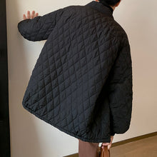 Load image into Gallery viewer, Black Diamond Check Buttonless Cardigan