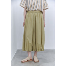 Load image into Gallery viewer, Women's Japanese Lightweight Pleated Hem Cropped Wide-leg Pants