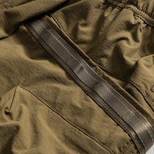 Load image into Gallery viewer, Large Pockets Loose-fitting Casual Shorts