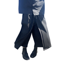 Load image into Gallery viewer, Dark Slit Loose Hakama