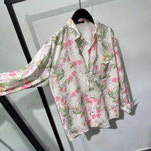 Load image into Gallery viewer, Retro Print Loose Non-iron Drape Shirt
