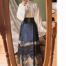 Load image into Gallery viewer, Retro Pattern Horse Face Skirt