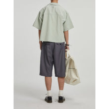 Load image into Gallery viewer, Boxy-fit Cotton Utility Short-sleeve Shirt