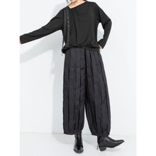 Load image into Gallery viewer, Women's Elastic-waist Pleated Draped Loose Balloon Pants