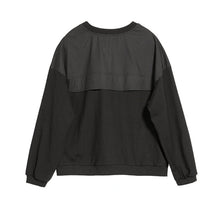 Load image into Gallery viewer, Round Neck Long Sleeve Pocket T-Shirt