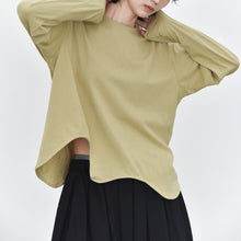 Load image into Gallery viewer, Women's Wavy Hem Casual Round Neck Shirt