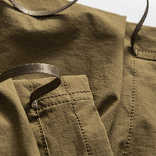 Load image into Gallery viewer, Large Pockets Loose-fitting Casual Shorts