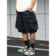 Load image into Gallery viewer, Large Pocket Zipper Casual Loose Shorts