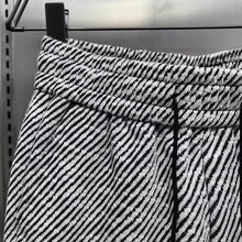 Load image into Gallery viewer, Twill Slim-leg Trousers