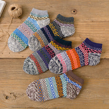 Load image into Gallery viewer, Retro Cotton Socks