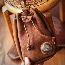 Load image into Gallery viewer, Vintage Leather Pouch Bag