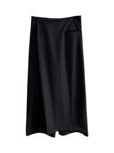 Load image into Gallery viewer, Dark Loose Pocket Hakama