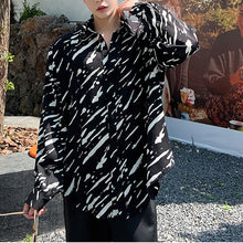 Load image into Gallery viewer, Splattered Graffiti Print Balloon Sleeve Shirt