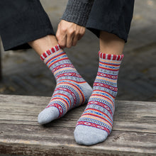 Load image into Gallery viewer, Men's Retro Ethnic Socks