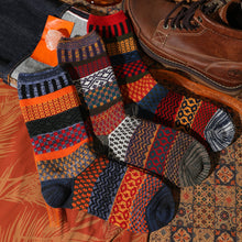 Load image into Gallery viewer, Men's Retro Ethnic Thick Line Socks