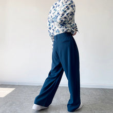 Load image into Gallery viewer, Retro Straight-leg Trousers
