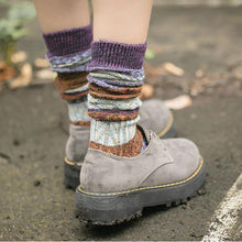 Load image into Gallery viewer, Japanese Retro Striped Stockings