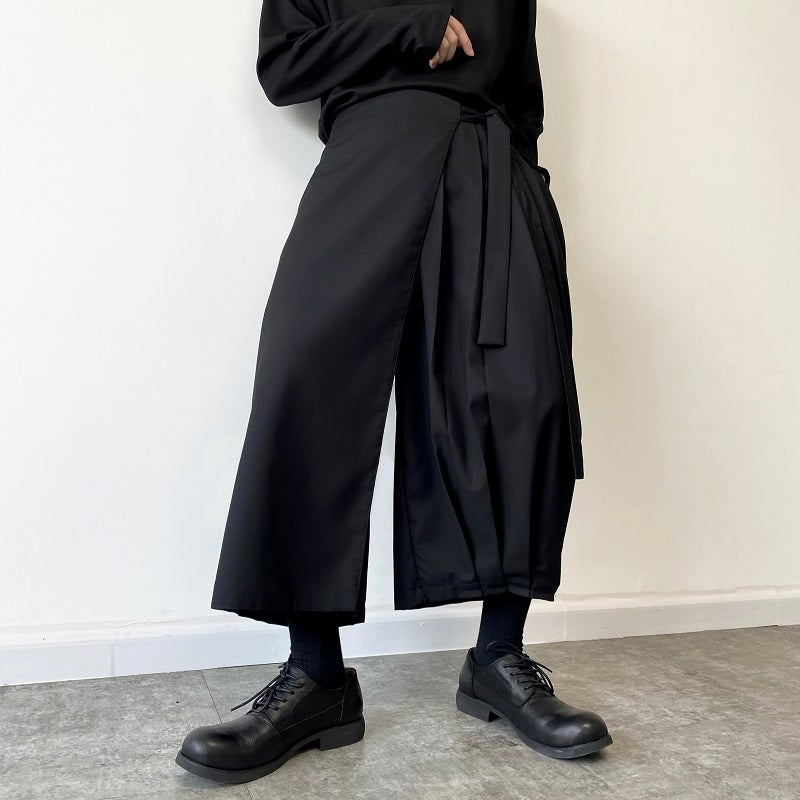 Pull-On Pleated Wide Leg Crop Trouser