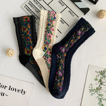 Load image into Gallery viewer, Warm Ethnic Cute Floral Printing Socks
