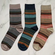 Load image into Gallery viewer, Winter Retro Ethnic Couple Socks