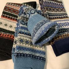 Load image into Gallery viewer, Winter Retro Ethnic Couple Socks