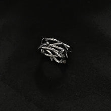 Load image into Gallery viewer, Vintage Dark Vine Thorns Ring
