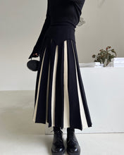 Load image into Gallery viewer, Color-block A-line Knitted Skirt
