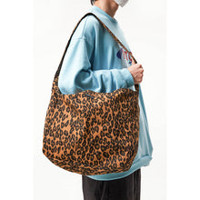 Load image into Gallery viewer, Vintage Leopard Print Large Capacity Shoulder Bag
