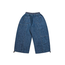 Load image into Gallery viewer, Cropped Loose-fitting Casual Jeans
