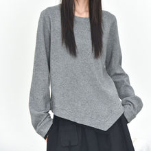 Load image into Gallery viewer, Women's Color-blocked Patchwork Faux Two-piece Pointed Hem Thin Sweater
