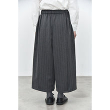 Load image into Gallery viewer, Women's Shadow Pinstripe Pleated Elastic-waist Fluid Draped Loose Wide-leg Pants
