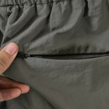 Load image into Gallery viewer, Color-blocked Rolled-up Water-repellent Shorts
