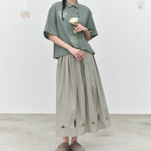 Load image into Gallery viewer, Women's Floral-patterned Curved Hem Shirt
