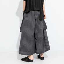 Load image into Gallery viewer, Women‘s Vertical Striped Wide-leg Cropped Trousers
