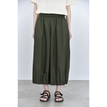 Load image into Gallery viewer, Women's Japanese Lightweight Pleated Hem Cropped Wide-leg Pants
