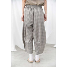 Load image into Gallery viewer, Women’s Plaid Anti-wrinkle Curved Trousers
