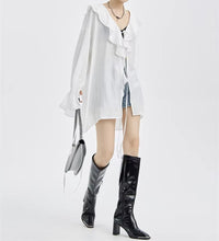 Load image into Gallery viewer, Large Ruffled V-neck And Tie-up Loose Shirt
