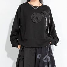 Load image into Gallery viewer, Casual Round Neck 3D Flower T-shirt
